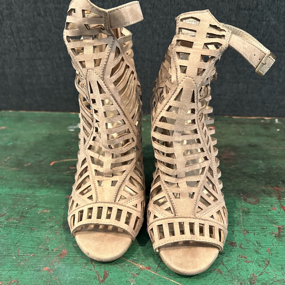 Elegant Tan Women's Heeled Sandals